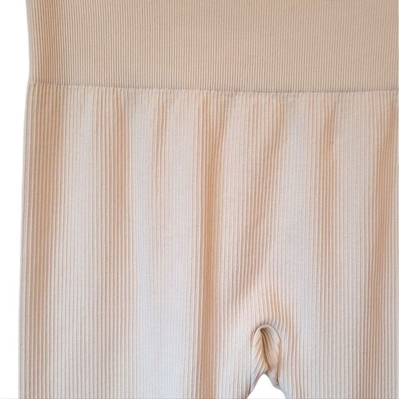 OQQ Women's Cream Flare Ribbed Leggings Size L - Picture 4 of 5